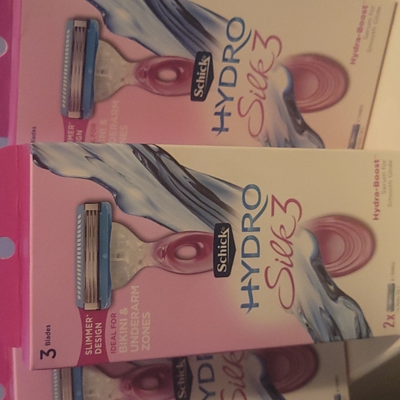 Schick Hydro Silk 3 Razors Set of 3 - Picture 2 of 6